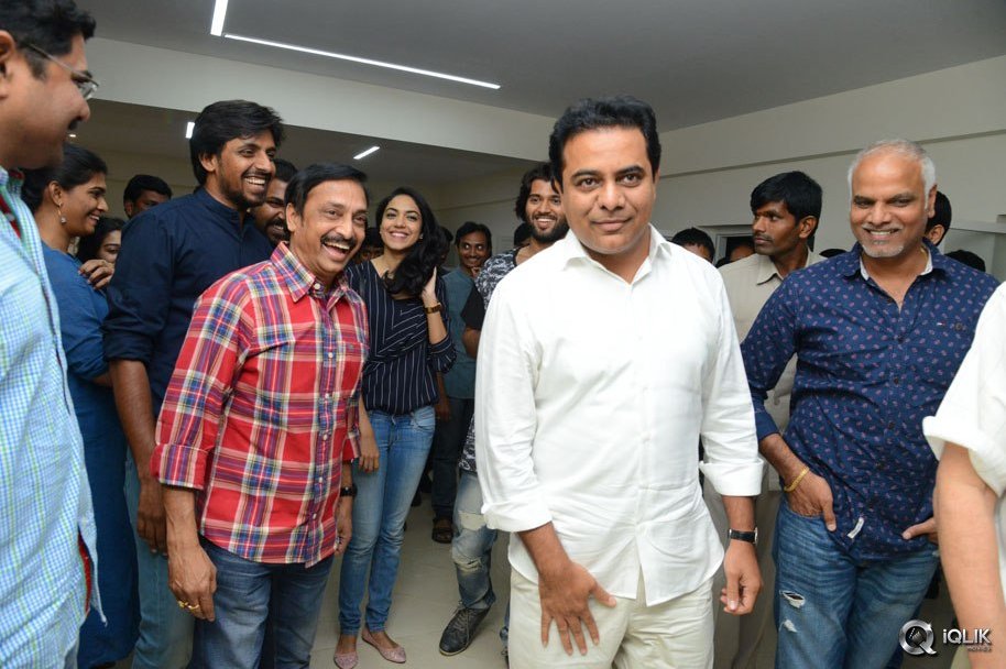 KTR-Watching-Pelli-Choopulu-Movie-Special-Show